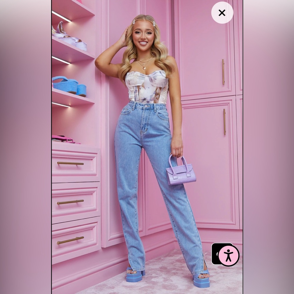 PrettyLittleThing Lightwash Split Hem Jeans
